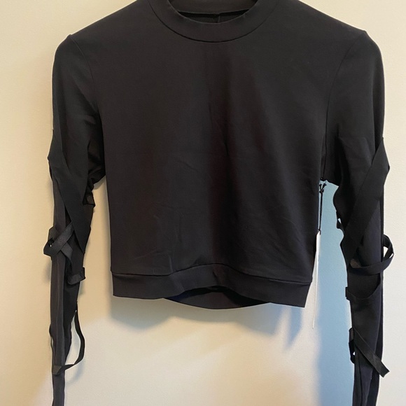 Alo yoga Bandage Long Sleeve top. Black. Size large - Picture 2 of 7